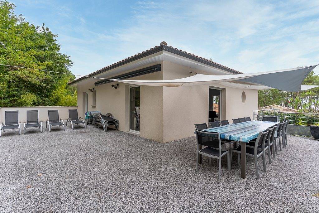 Appartement de vacances entier, Magnifique villa pour 14 personnes avec vue sur le lac de Biscarrosse in Biscarrosse, Côte d’Argent