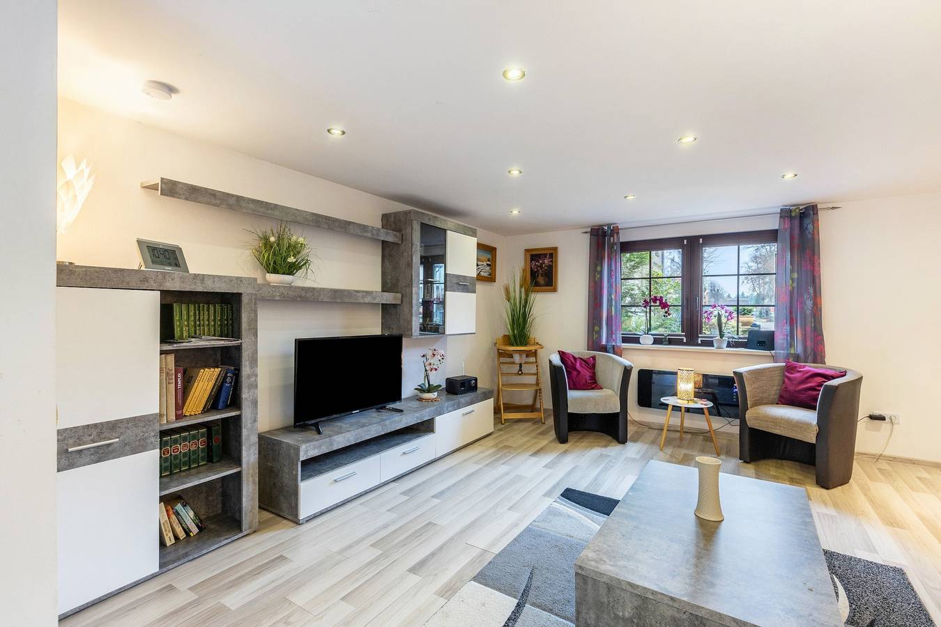 Ganze Wohnung, Ferienhaus 'Am Reiterhof' mit privater Terrasse, privatem Garten und Wlan in Densow, Templin