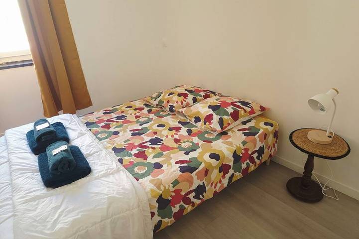 Ganze Wohnung, Two-bedroom apartment with Wi-Fi and free parking in the city center in Saint-Gaudens, Haute-Garonne