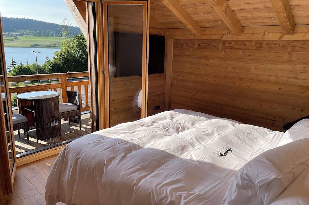 Chalets Coeur du Lac, vue Imprenable sur le Lac Saint-point in Mouthe-Lac et Mont d’Or, Doubs