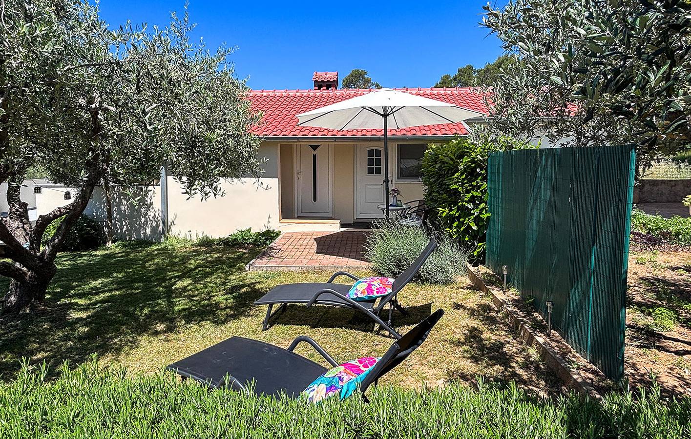 Gemütliche Wohnung mit Terrasse und WLAN, 1 km vom Strand entfernt! in Zadar (Kommun), Zadar