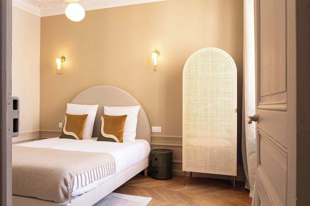 Ganze Wohnung, Elegant air-conditioned apartment with separate bedroom in Le Pré-Saint-Gervais, Seine-Saint-Denis