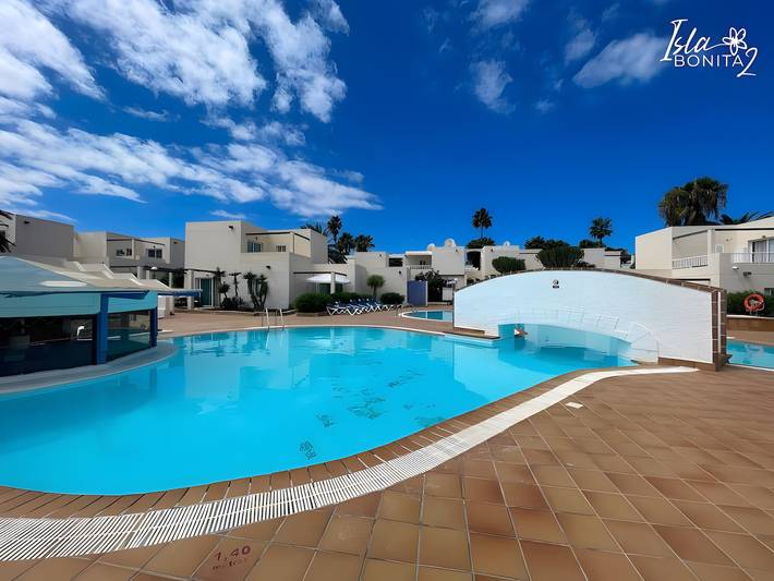 Entire apartment, B-Rent Alisios 51 "Crispy sunny" near Corralejo Main Street in Corralejo, La Oliva