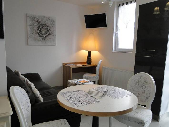 Gîte pour 2 personnes, avec Terrasse dans Thermes Callou - 2