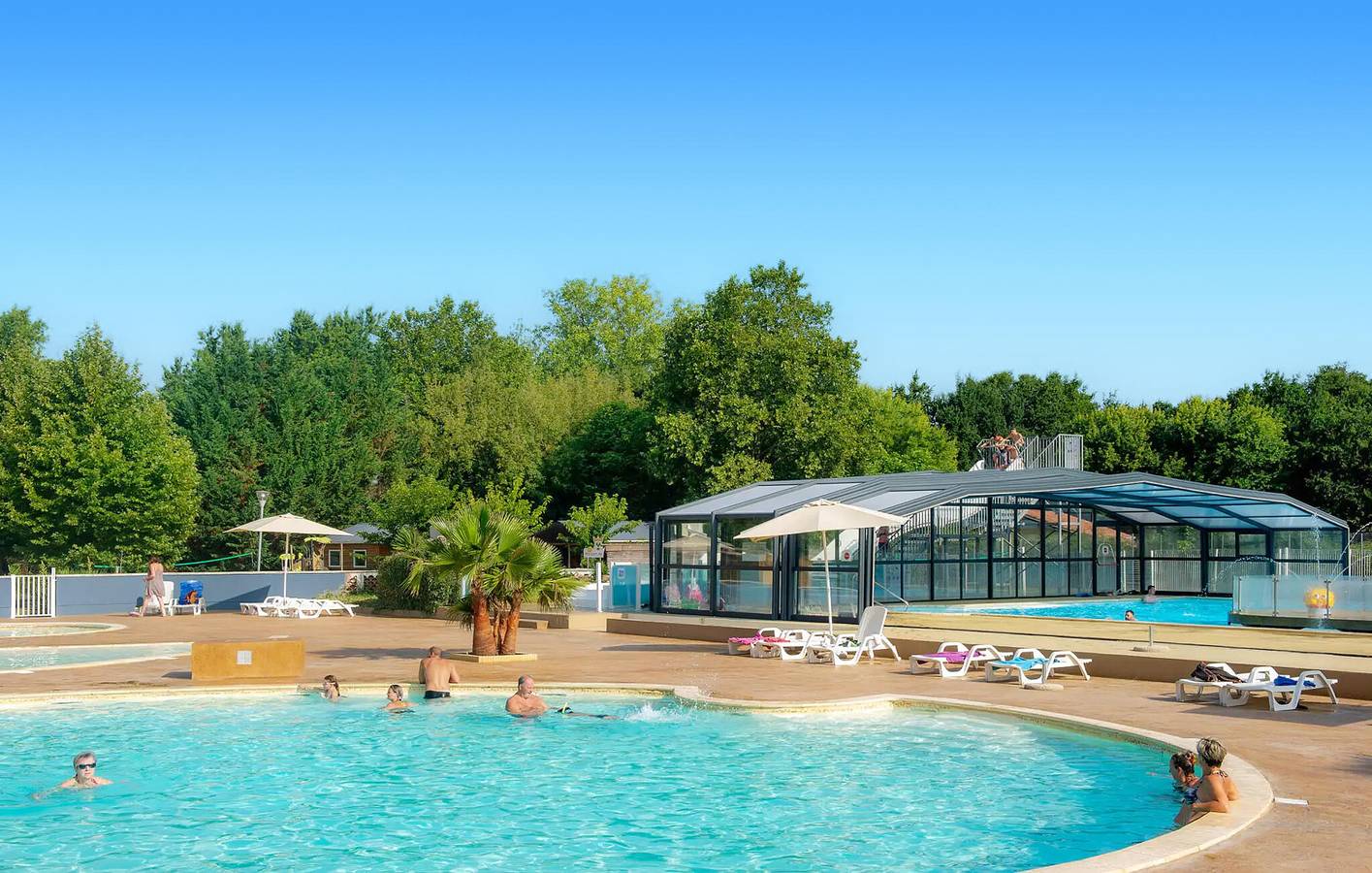 Mobile Home au bord du lac - Piscine, AC, Parking, Jardin, 200m du lac in Aureilhan, Côte d’Argent