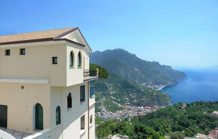 Holiday rental for 14 people, with balcony and view in Ravello