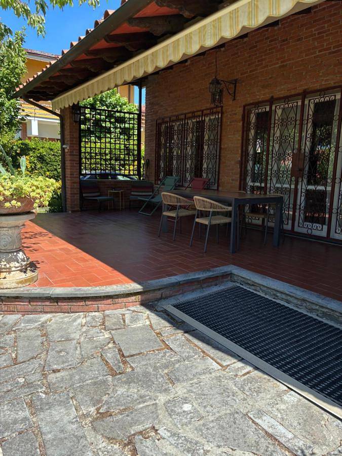 Villa pour 8 personnes, avec Terrasse ainsi que Jardin et Vue à Forte dei Marmi