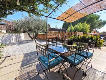 Gîte pour 4 personnes, avec piscine et jardin à Pomérols