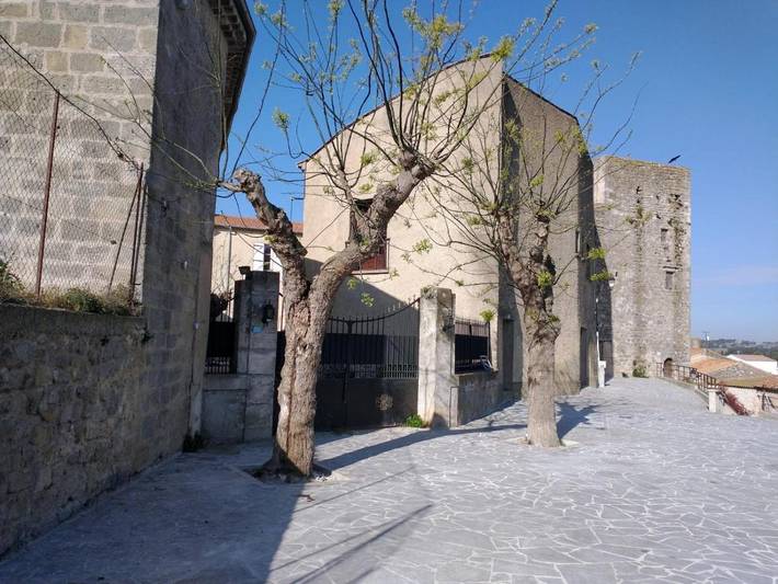 Location de vacances pour 2 personnes, avec terrasse et vue ainsi que jardin et piscine à Lespignan - 3