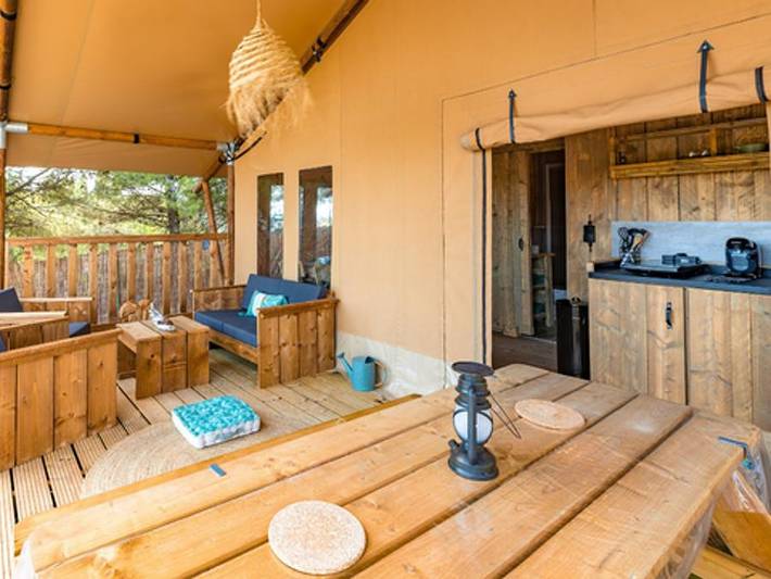 Flower Camping Saint Lambert - Tente en toile et en bois 4 personnes - Wood Lodge Premium Spa in Millau, Parc naturel régional des Grands Causses