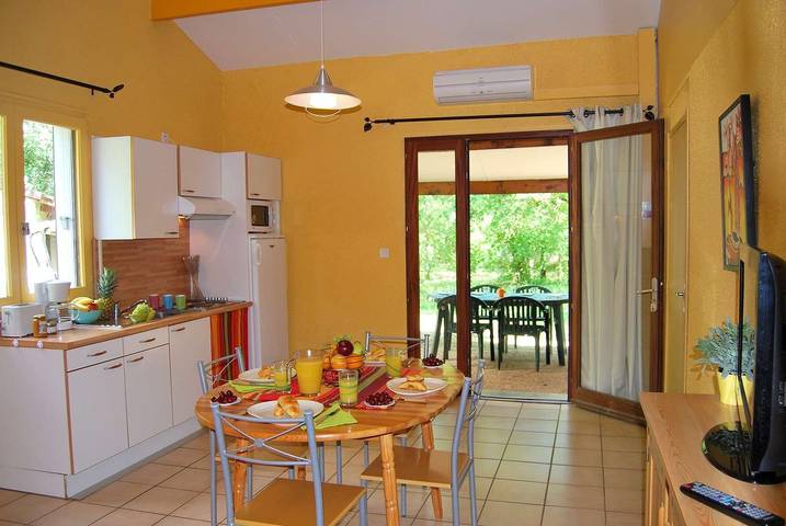Gîte pour 6 personnes, avec Piscine et Sauna à Reilhac