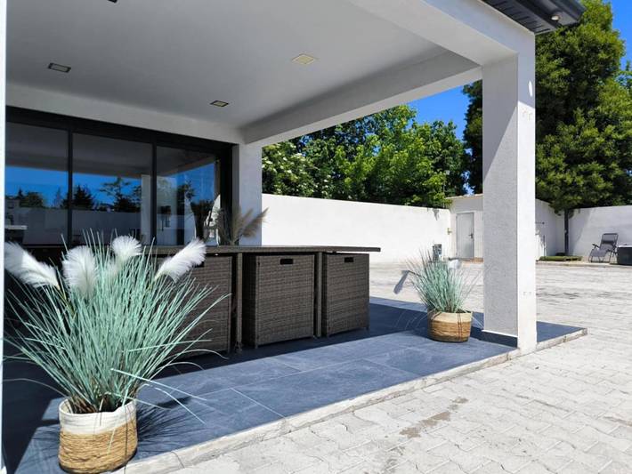 Villa pour 8 personnes, avec jardin et piscine ainsi que terrasse et jacuzzi à Avignon - 3