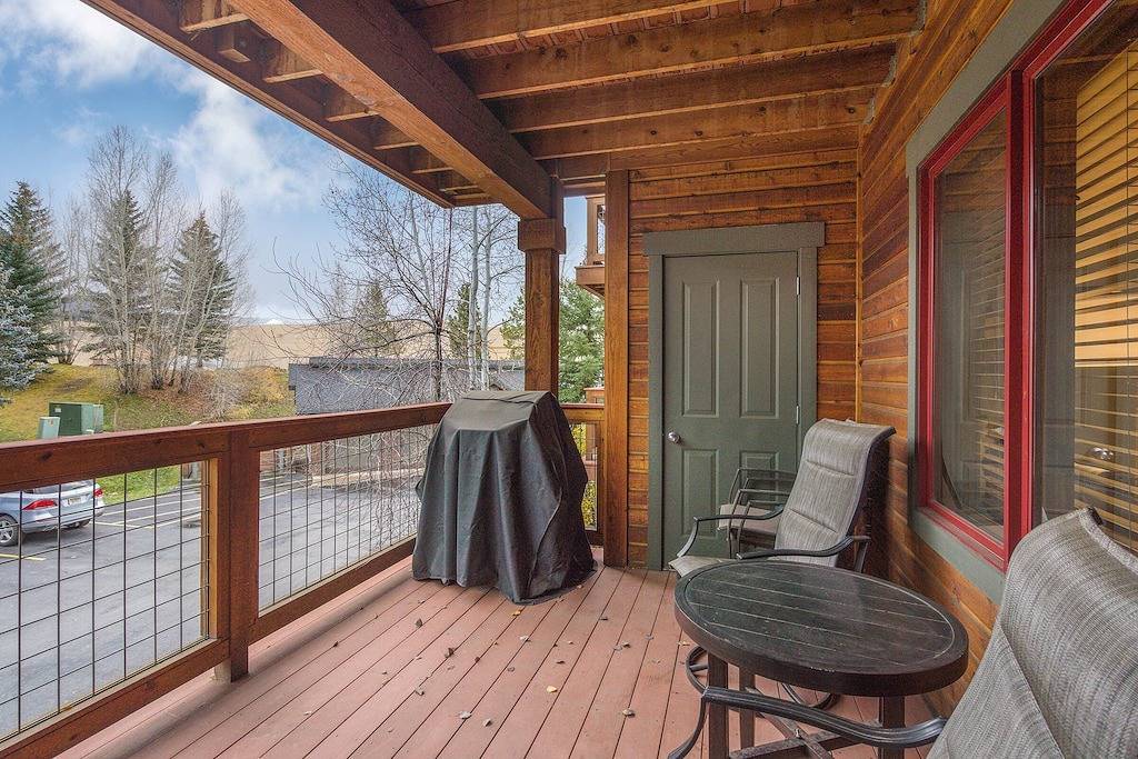 Ganze Wohnung, Quiet - Spacious- On Ski Bus Line - Community Hot Tubs - Wd in Steamboat Springs, Medicine Bow-Routt Nationalwald