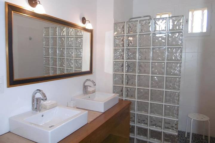 Muy bonita casa llena 4à7pers pie, con piscina San Saturnino d'Apt in Saint-Saturnin-lès-Apt, Parque natural regional del Luberon