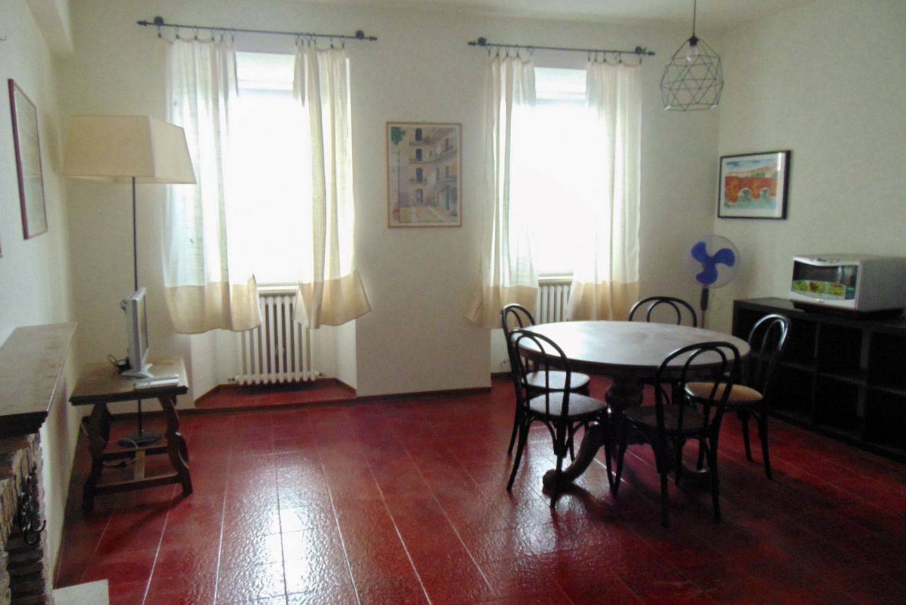 Entire apartment, S239 - Sirolo, three-room apartment in the square with air conditioning in Sirolo, Riviera del Conero