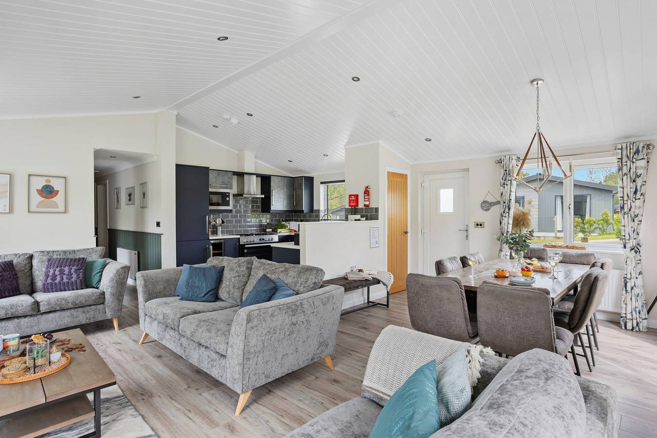 Iris Lodge, 18 Roadford Lake Lodges in Broadwoodwidger, Devon