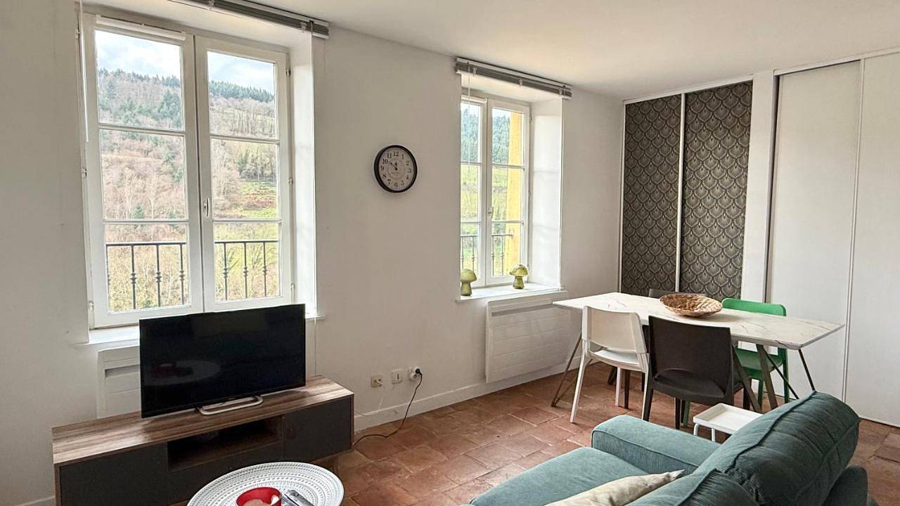 Appartement entier, La Rollinoise in Valsonne, Région de Villefranche-sur-Saône