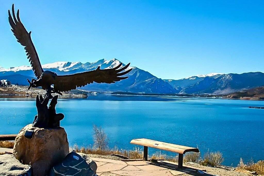 Ganze Wohnung, Dillon Ski Hub |Modern Sail Lofts Condo with Fireplace |Heated Garage |Summit Shuttle Access in Dillon, Arapaho and Roosevelt National Forests