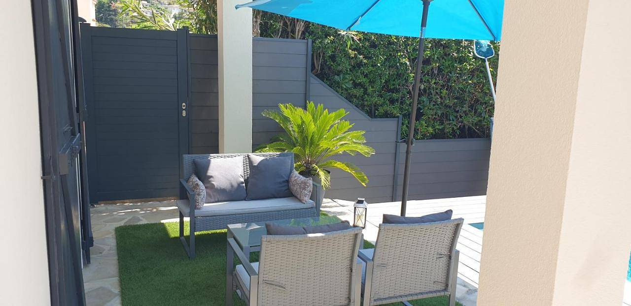 Appartement entier, Studio with Pool View in La Turbie, Côte méditerranéenne (France)