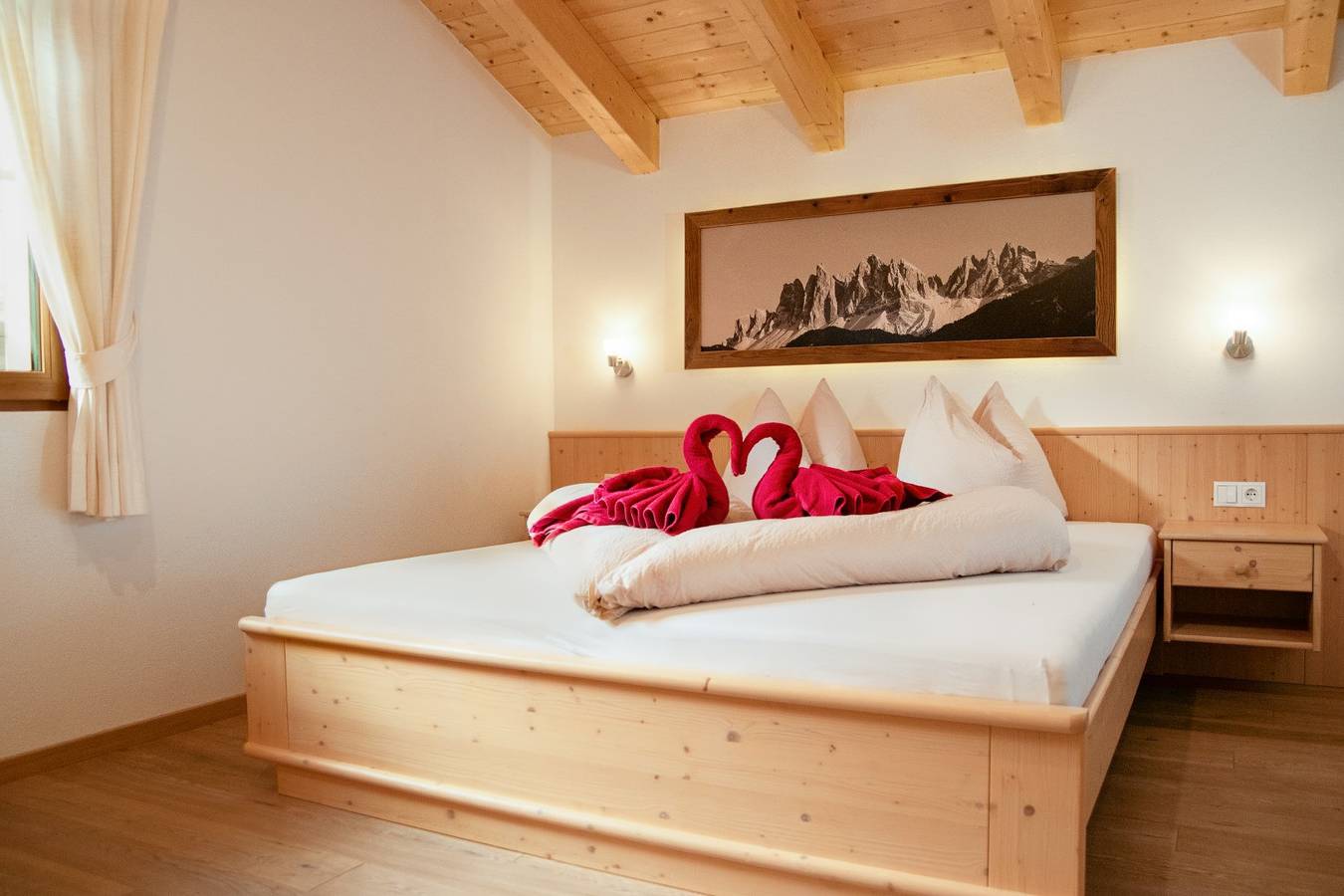 Ganze Wohnung, Ferienwohnung 'Panorama' mit Bergblick, Gemeinschaftsgarten und Wi-Fi in Gravetsch, Villanders