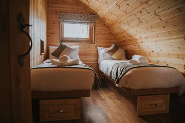 Glamping for 4 People in Powys, Mid-Wales, Photo 3