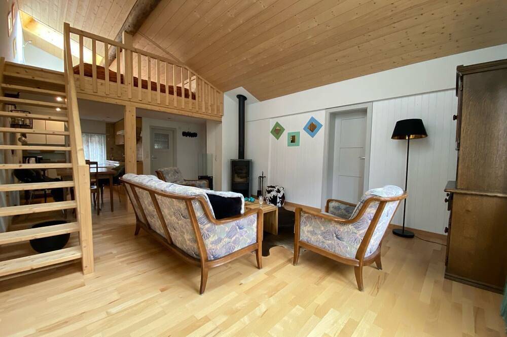 Ganze Wohnung, Sonnige 2.5 Zimmer Duplex-Ferienwohnung im Lötschental. in Wiler, Brig - Goms & Umgebung