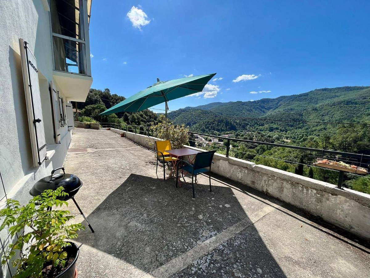 Appartement entier, One-Bedroom Apartment in Le Collet-de-Dèze, Parc national des Cévennes