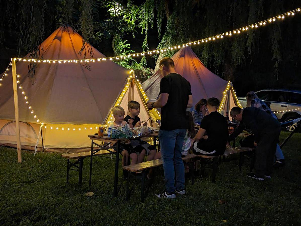 Tent (6pax) in Llavorsí, Pirineo Catalan