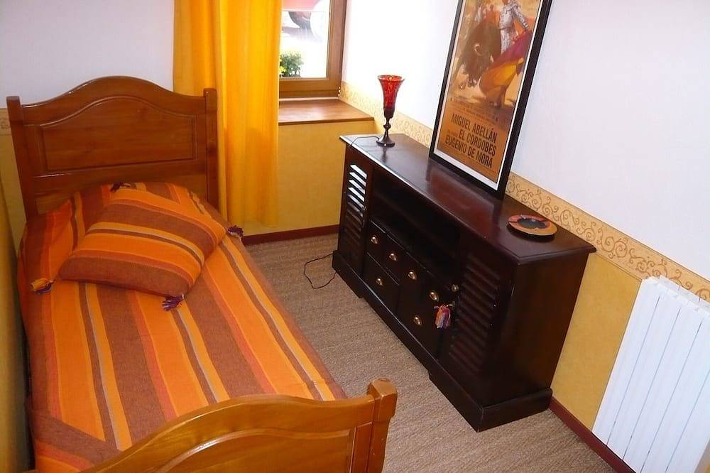 Haus auf einem Waldgrundstück in La Chapelle Saint Fray - Le Mans in La Chapelle-Saint-Fray, Sarthe