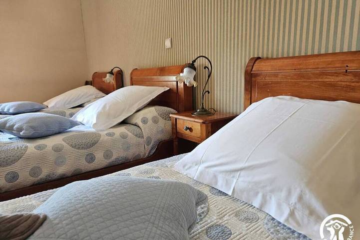 Location de vacances pour 9 personnes, avec jardin et piscine à Paulinet - 4