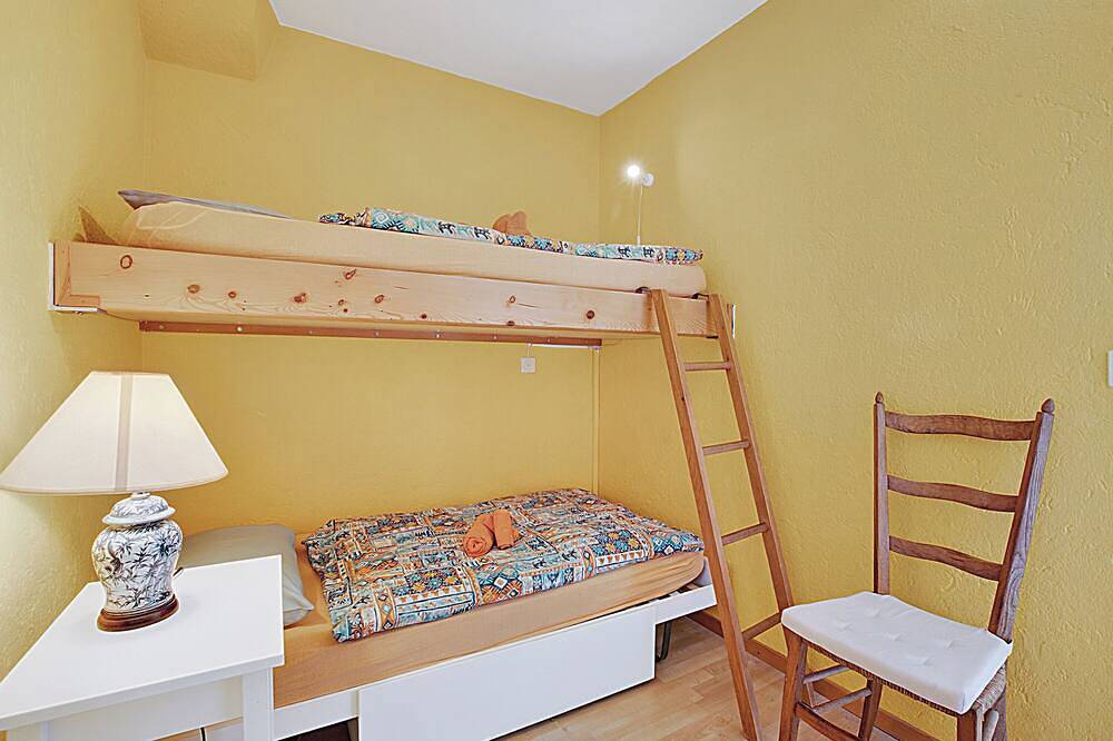 Ganze Wohnung, Casa Viola garden, Losone, Switzerland in Losone, Tessiner Alpen