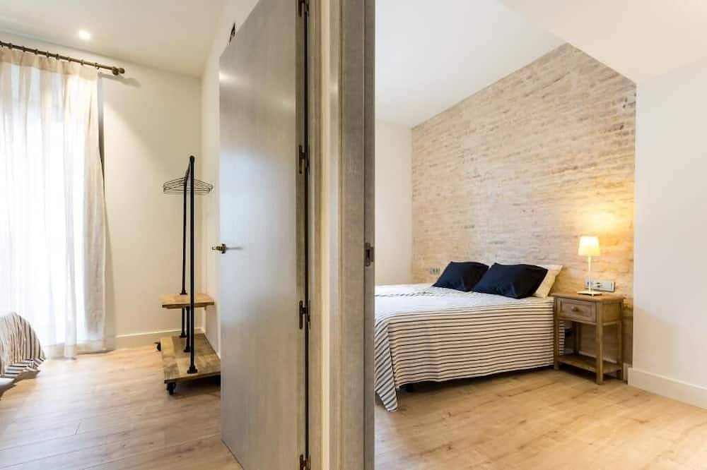 Old Town Building, Rooftop terrace with pool and views! - Several units in Casco Antiguo, Sevilla