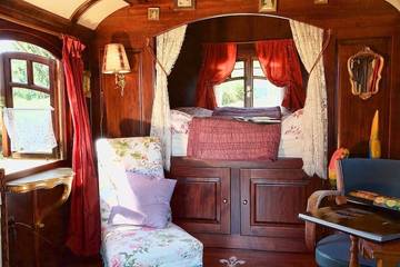 Cabane En Bois pour 3 Personnes dans La Chabanne, Région de Vichy, Photo 1