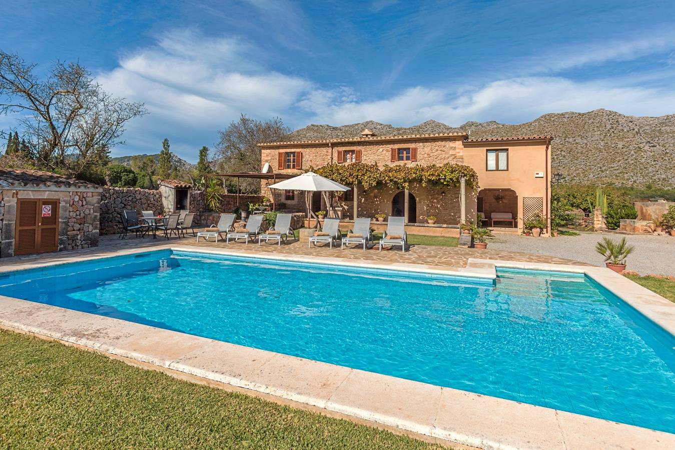 Charming villa - 4km to beach and 2km to Old Town! in Pollença Town, Pollença