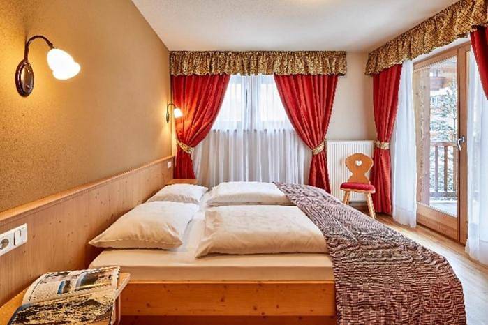 Ferienwohnung für 4 Personen, mit Terrasse und Ausblick, mit Haustier in Corvara in Badia