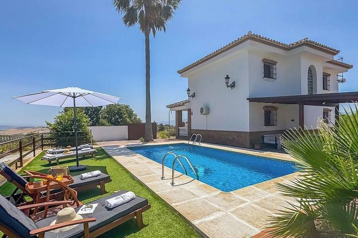 Casa rural para 8 personas, con jardín en Alozaina