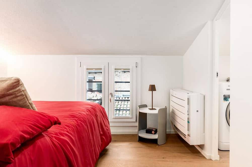 Guesthost - Comfy Studio in Modena Center in Modena, Provincia di Modena