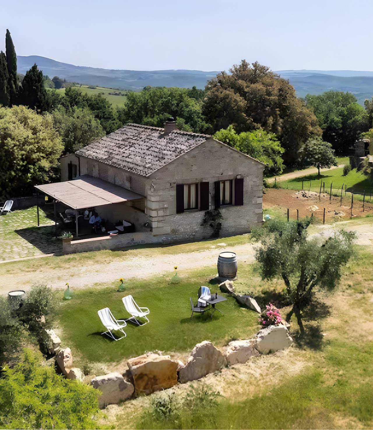 Holiday Home 'Fienile' with Shared Pool, Garden and Wi-Fi in Castelnuovo Berardenga (Comune), Chianti