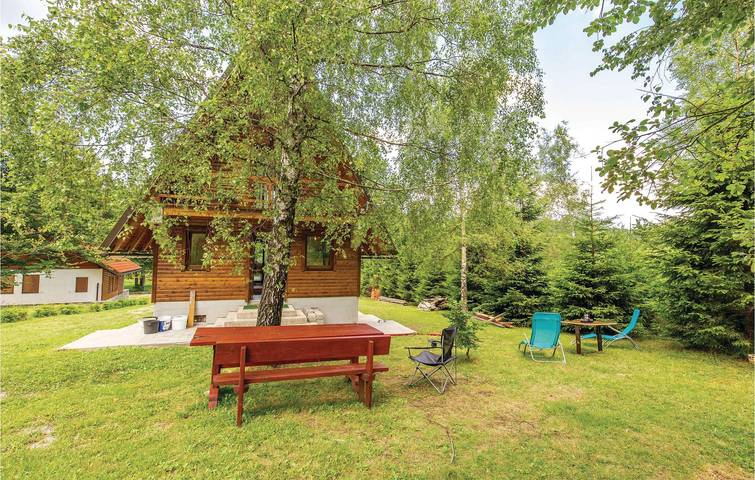 Charmante 74 m² große Wohnung mit Terrasse und Parkplatz in Delnice, Primorje-Gorski Kotar