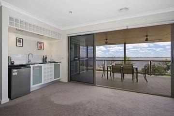 Holiday Home for 12 People in Yarrawonga, Shire of Moira, Photo 1