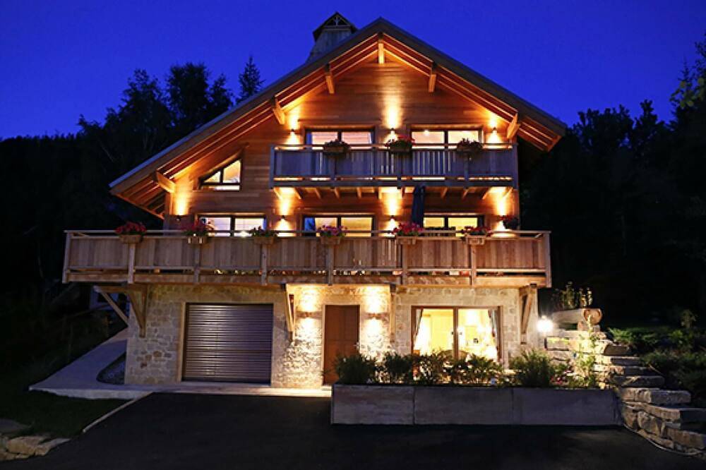 Im Jahr 2014 Chalet in Allos Dorf, 3-Zimmer-Wohnung, 50m2 Gartenebene in Allos, Castellane und Umgebung