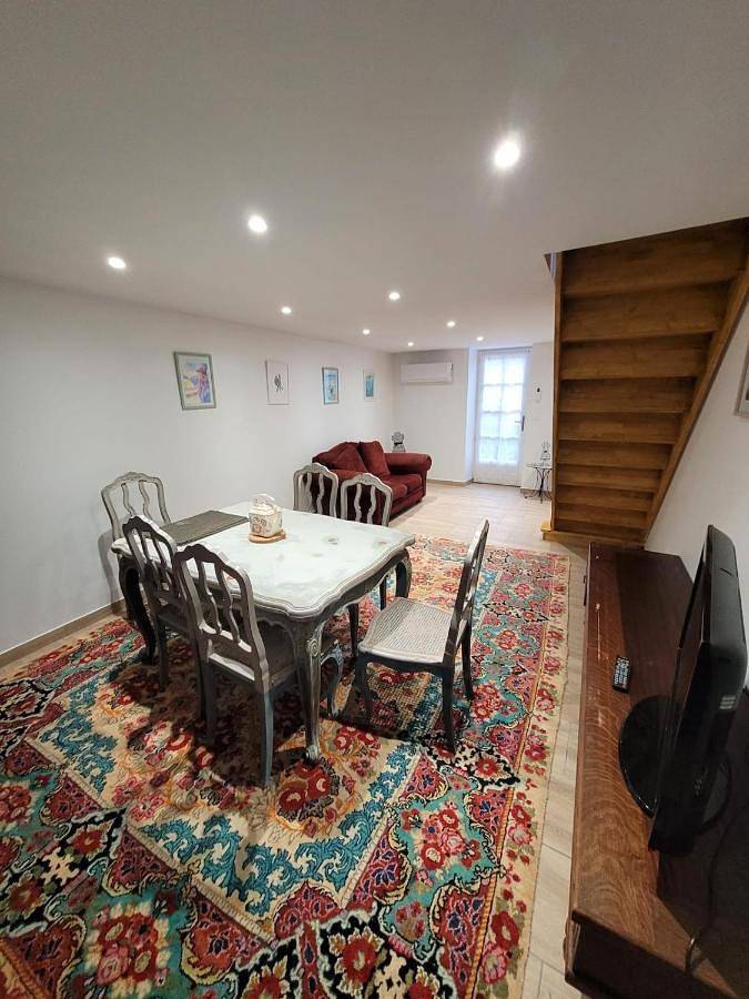 Location de vacances pour 4 personnes, avec piscine et terrasse à Chillac