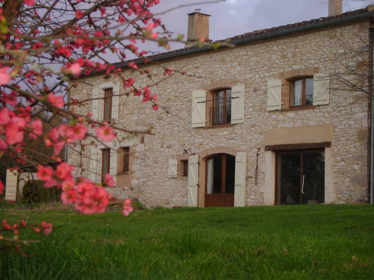Chambres d'hôtes "La Boriette" - Chambre familiale acacia in Castelnau-de-Montmiral, Région d'Albi