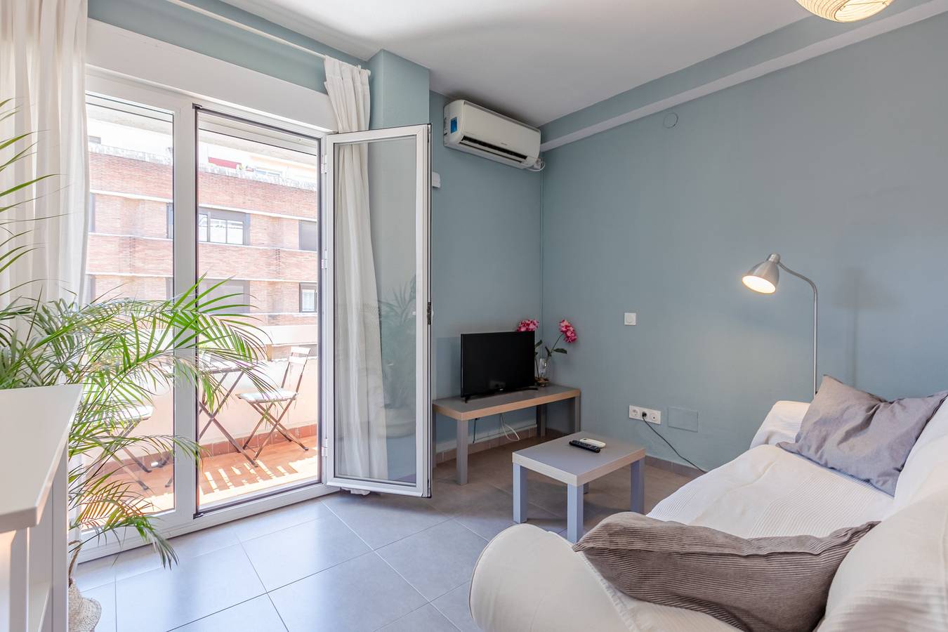 Apartamento entero, Apartamento 'Reflection' con balcón y aire acondicionado in Central Seville, Sevilla