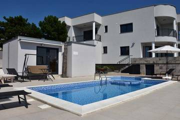 Villa für 16 Personen in Crikvenica, Primorje-Gorski Kotar, Bild 3