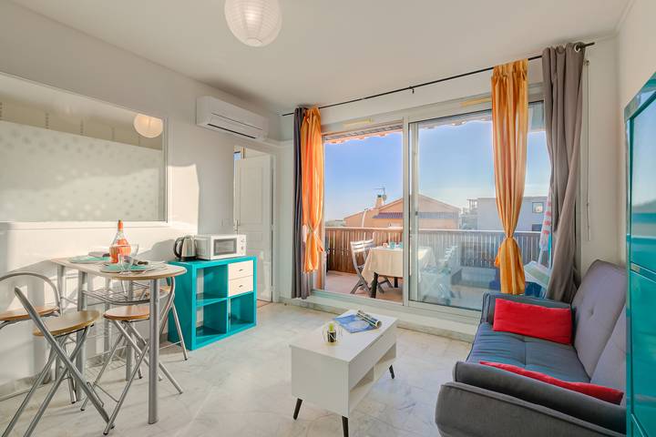 Ferienwohnung für 2 Personen, mit Meerblick und Terrasse sowie Pool in Nizza - 3