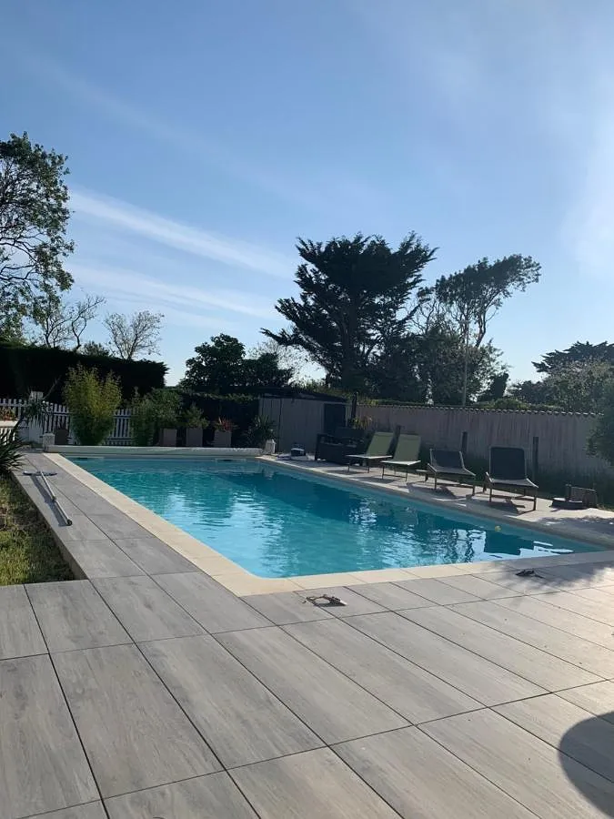 Casa de vacaciones para 10 personas, con jardín además de vistas y piscina - 1