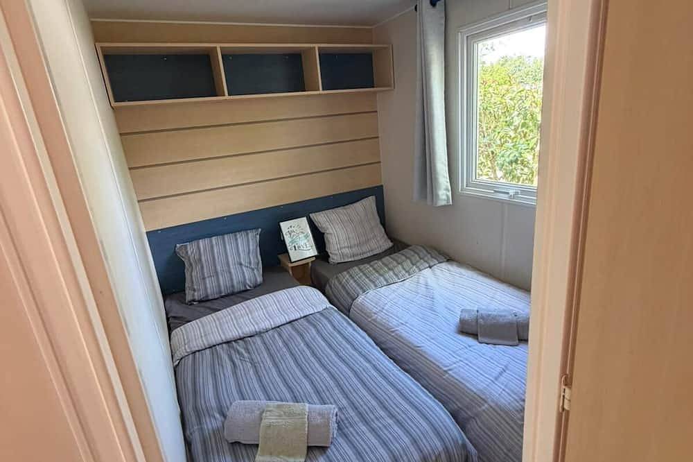 Mobile home with quiet terrace not overlooked - ideal for families or couples in La Roque-d'Anthéron, Aix-en-Provence region