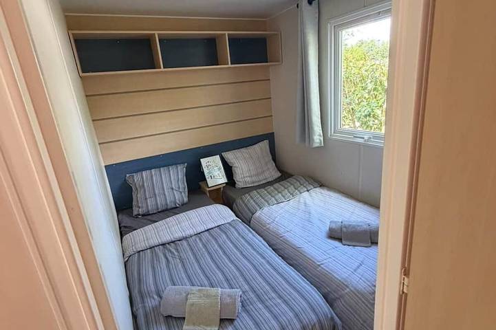 Mobile home with quiet terrace not overlooked - ideal for families or couples in La Roque-d'Anthéron, Aix-en-Provence region