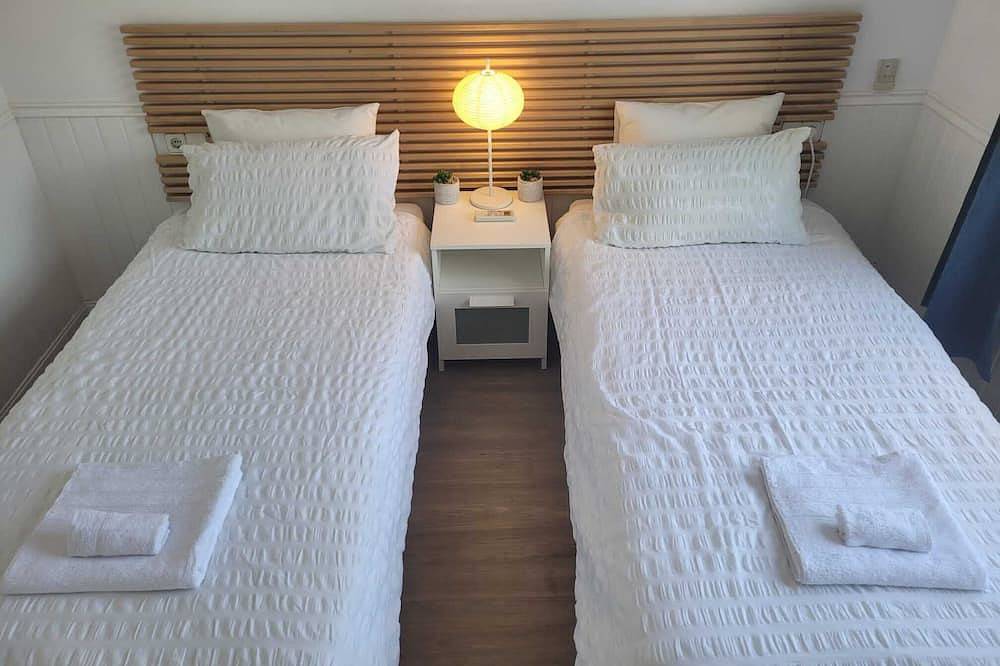 Quiet South Facing Bungalow within a few mins of a safe sandy beach 🔆 in Playa Blanca, Yaiza